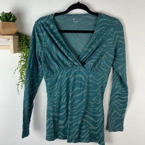 Three Dots green v-neck top size small‎ long sleeve